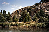 Hoces del ro Riaza, Montejo Spagna - Il fiume sotto gli ultimi contrafforti della Pena Fueros.
